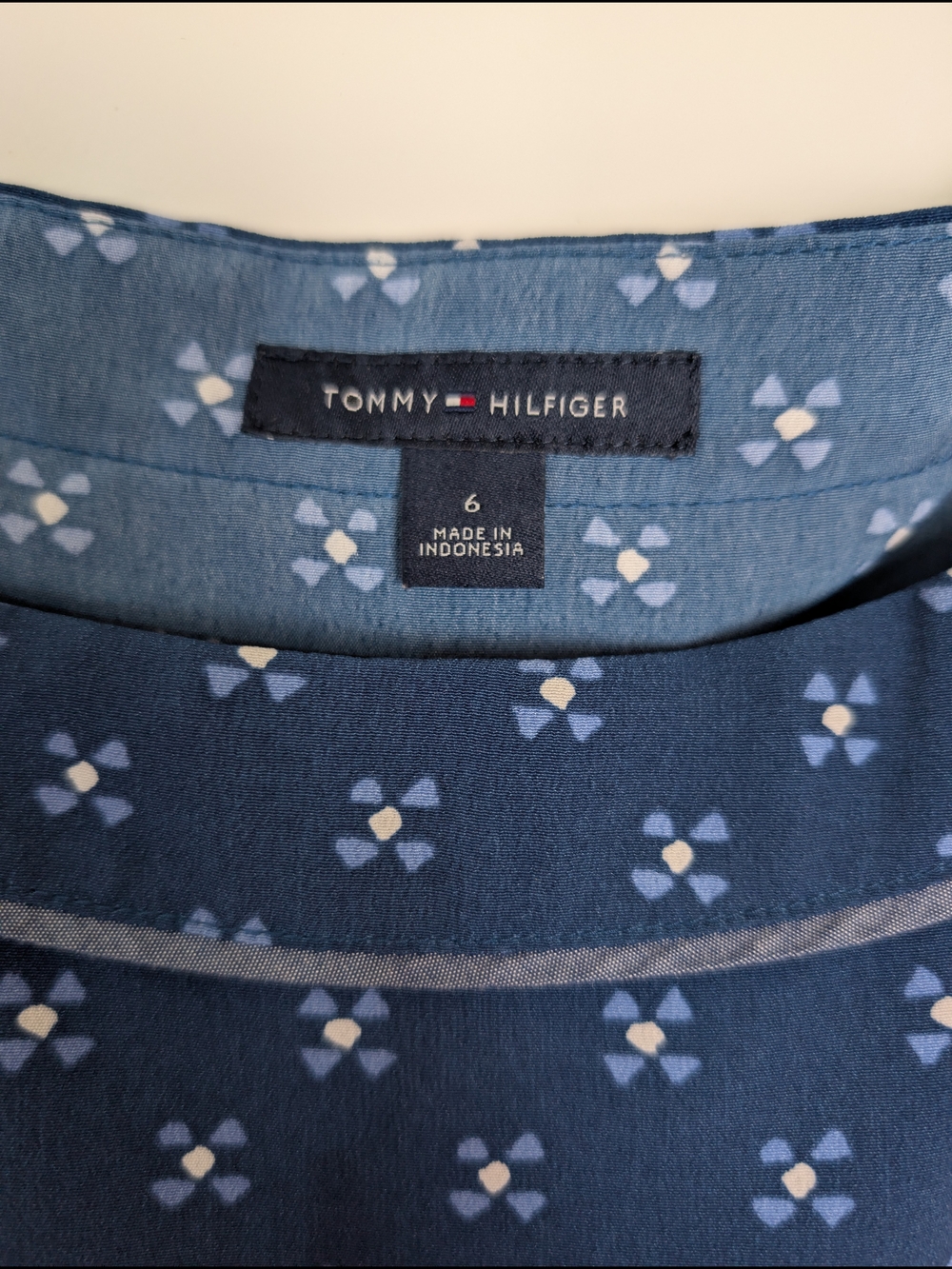 Tommy Hilfiger Navy Blue Floral Midi Sleevesless Dress Size‎ 6 Workwear - Picture 2 of 6